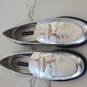 Nine West Women's Silver Low Heel Shoes/Loafers Size 8 M
